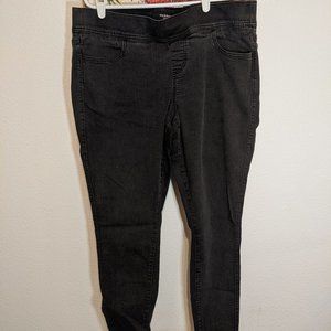 Torrid Black Elastic waist jegging size 1R